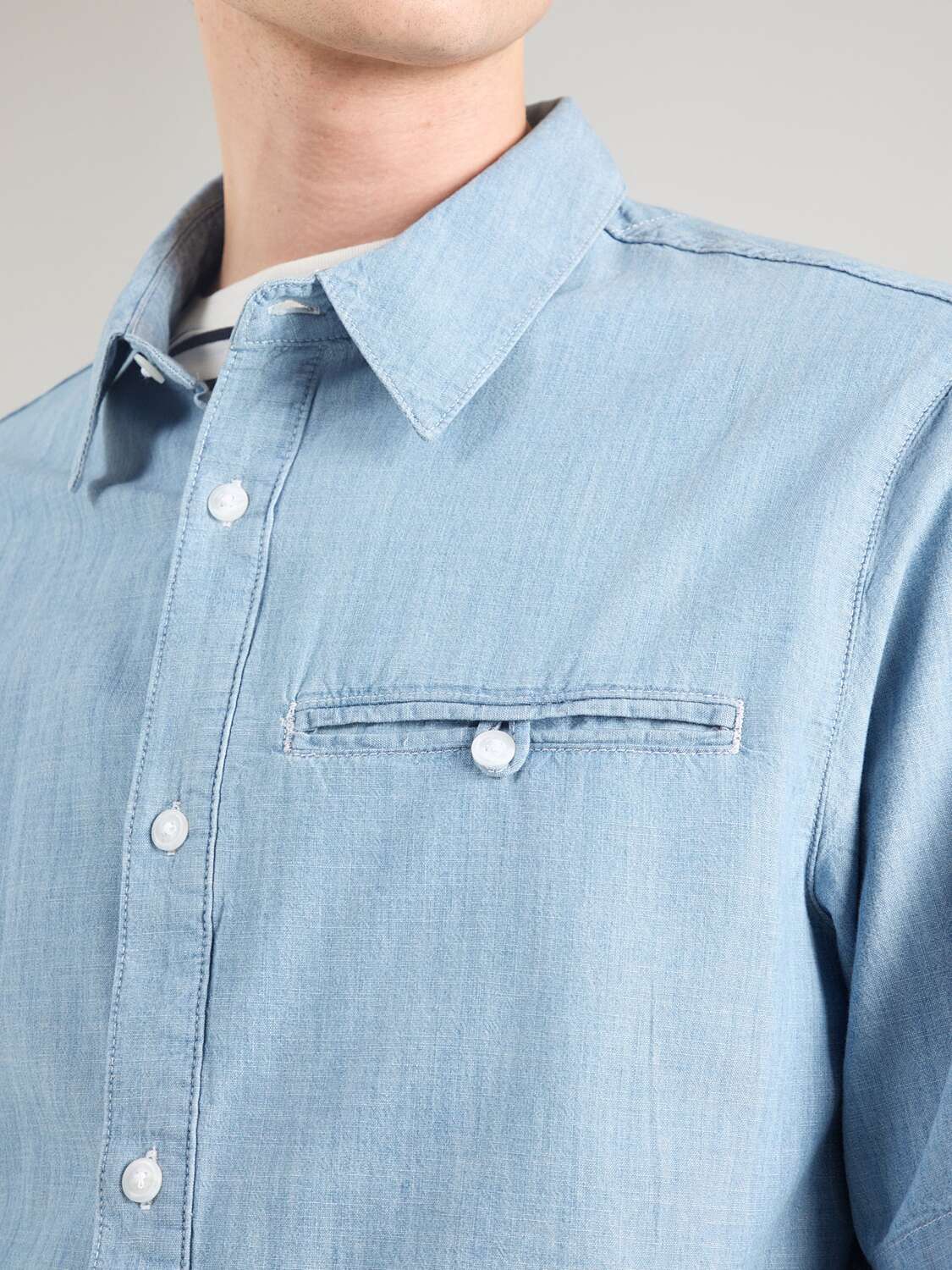 LEVI'S  Рубашка на пуговицах 'ZANDT' комфортного кроя в светло-голубом цвете — фото 2