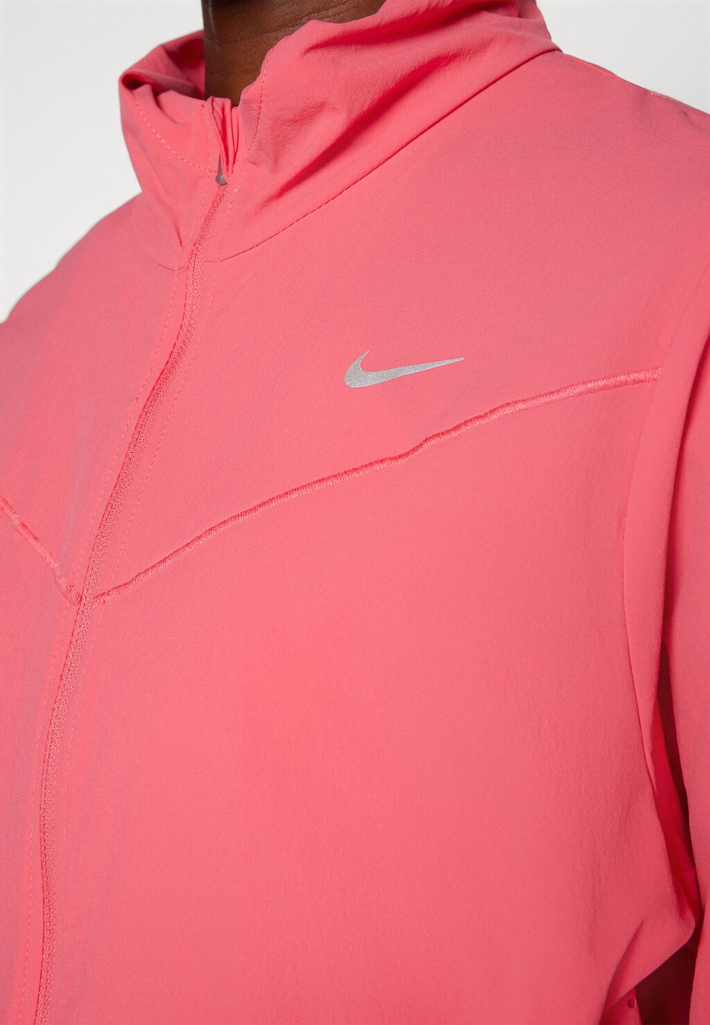 

Беговая куртка SWIFT Nike, розовый