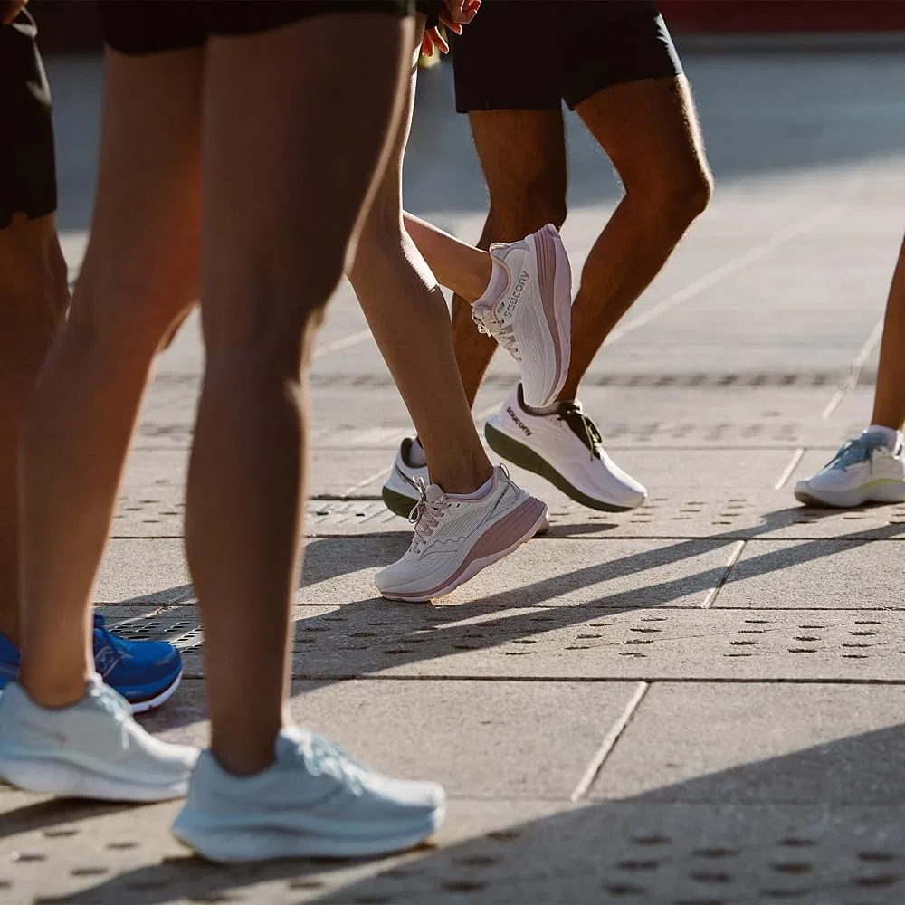 Женские кроссовки Saucony Hurricane 24, 2-White Foam — фото 3