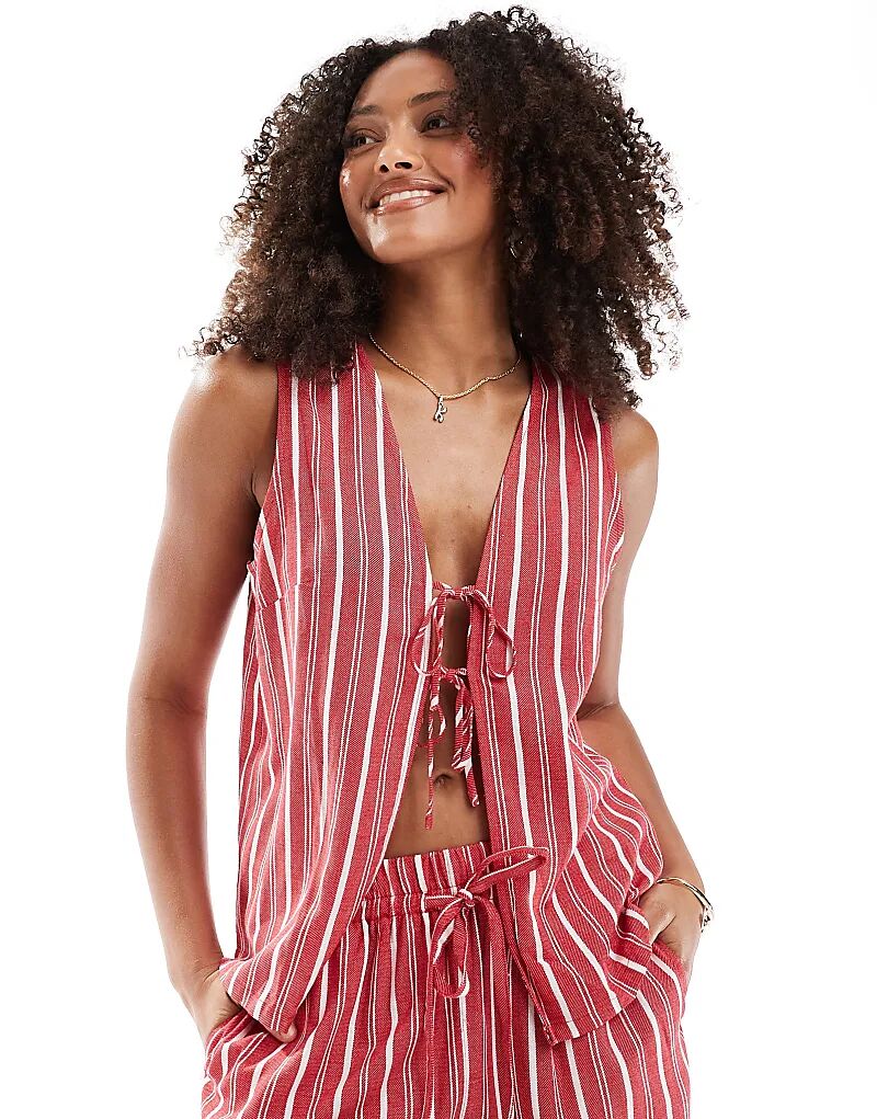 

Жилет ASOS DESIGN с завязкой спереди и льняным эффектом в красную полоску