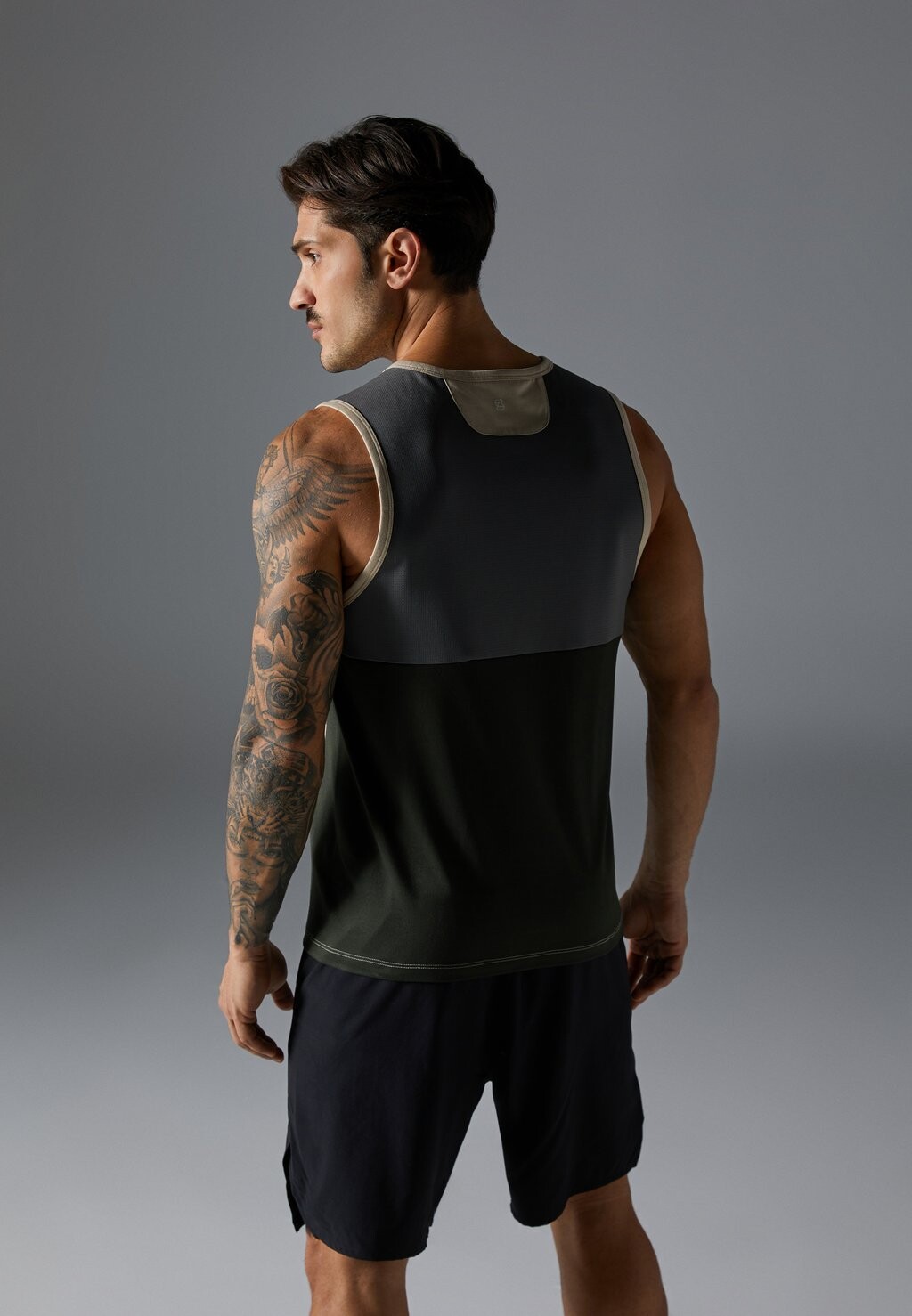 

Топ Pier One Sport, оливковый