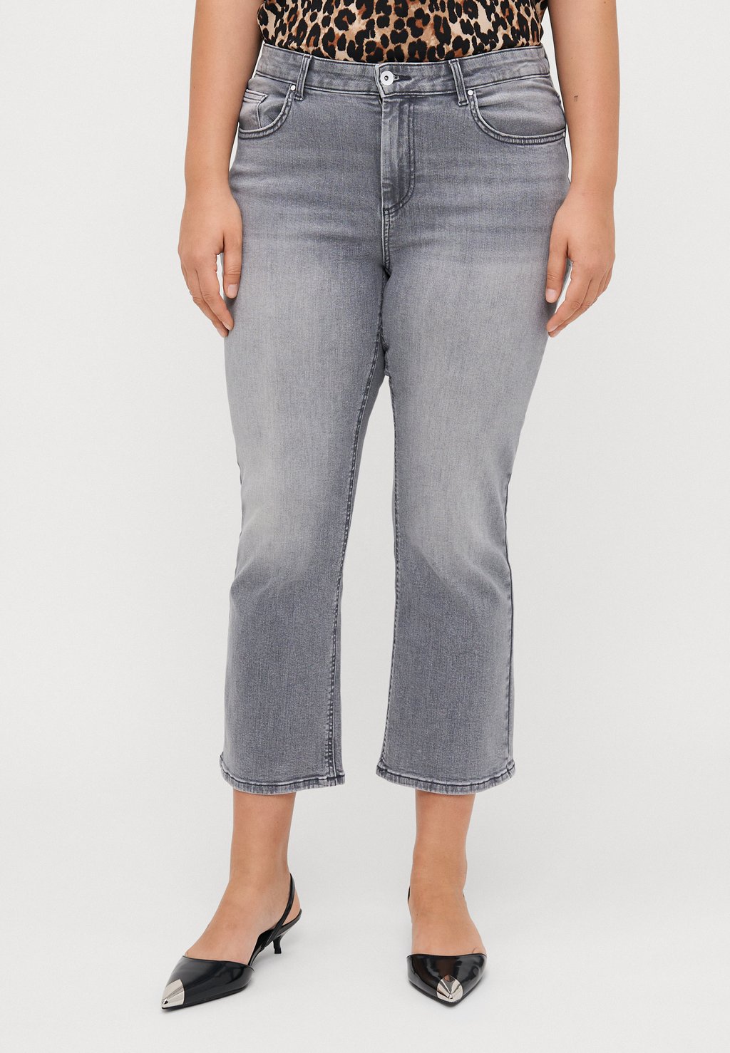 

Расклешенные джинсы CARWILLY CROPPED ONLY Carmakoma, цвет Medium Grey Denim