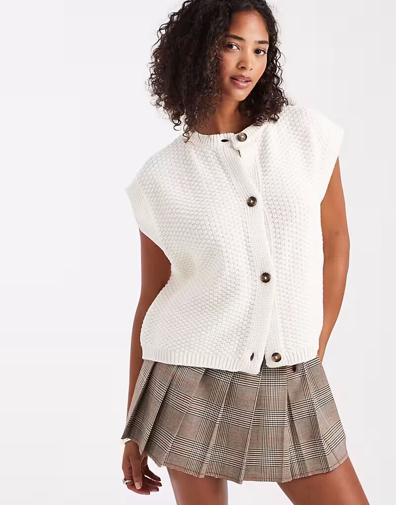 

Жилет свободного кроя с пуговицами кремового цвета Asos Design