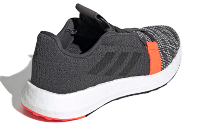 Кроссовки Senseboost Go Kids GS Low-top Серый/Черный/Красный Adidas — фото 4