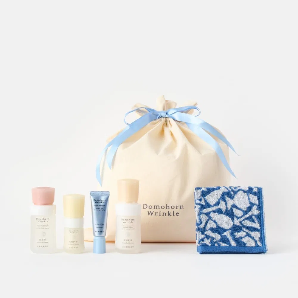 Набор для лица DomohornWrinkle 14 Day Basic 4 Pieces + Heralboney Handkerchief Saishunkan Pharmaceutical Co., Ltd.