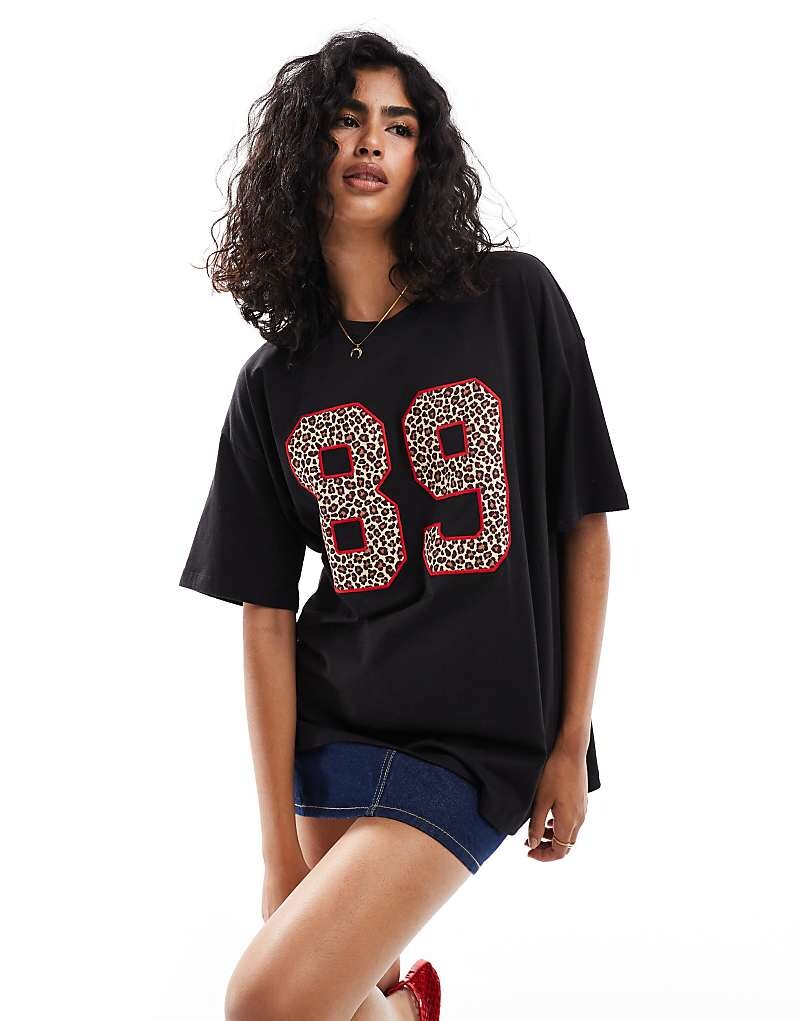 

ASOS DESIGN – черная футболка оверсайз с леопардовым принтом и контрастной строчкой