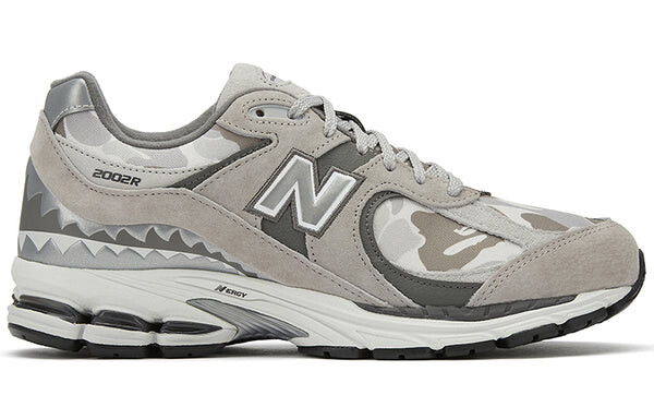 Кроссовки bape x 2002r New Balance, серый — фото 2
