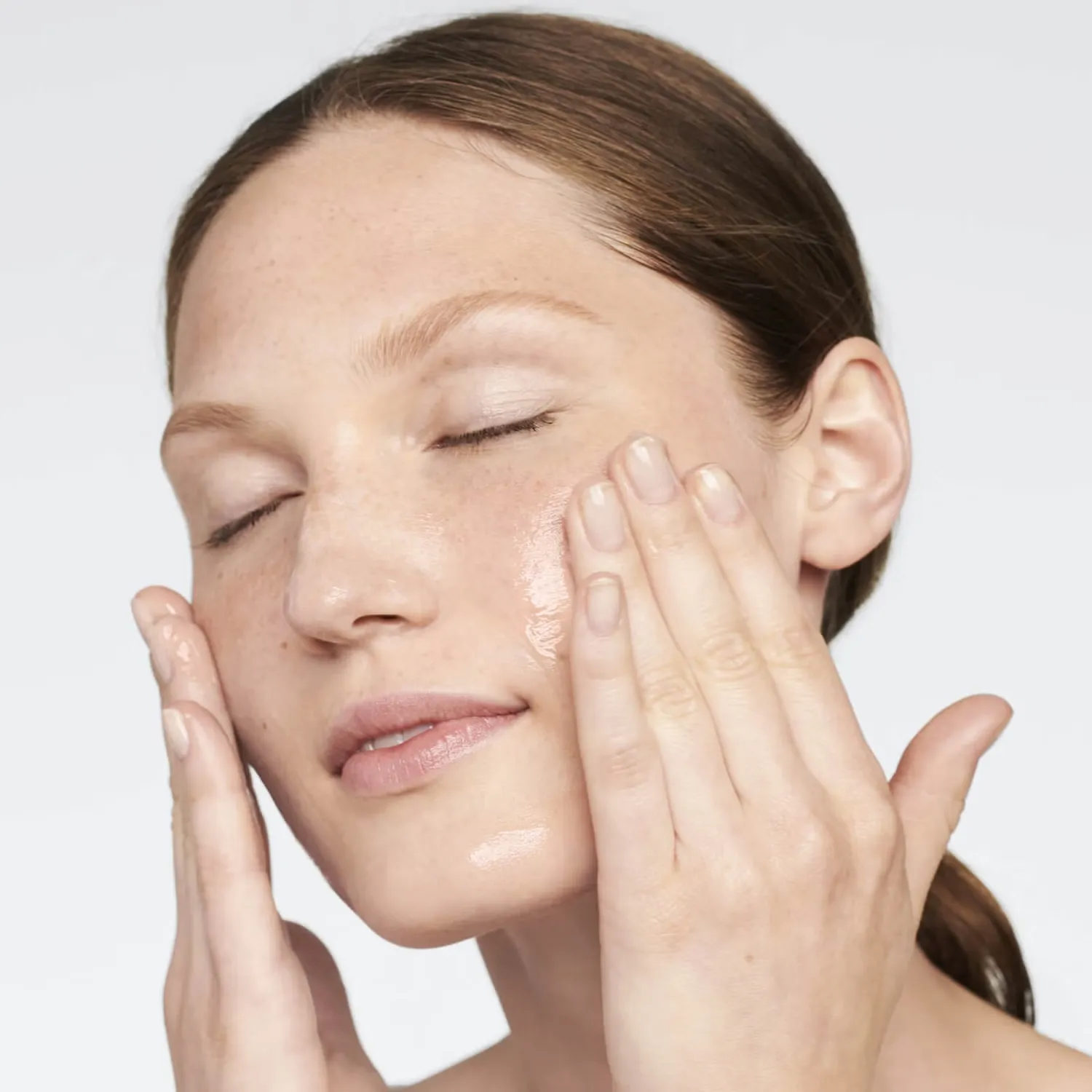Moisture Surge SPF25 Прозрачное увлажняющее средство 50 мл Clinique — фото 3