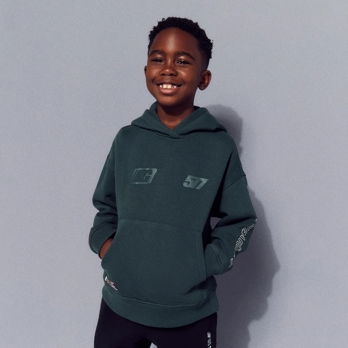

Теплый спортивный худи с капюшоном для мальчика Boomerang, темно-зеленый