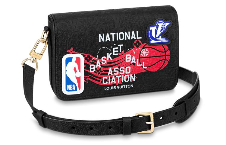 

Сумка-мессенджер NBA Studio черная LOUIS VUITTON