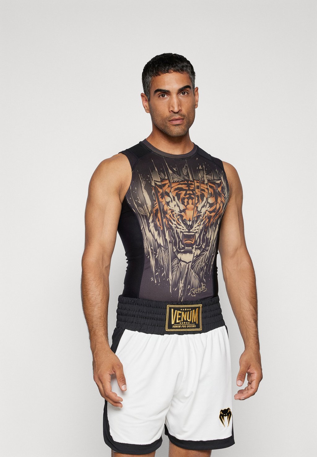 

Топ TIGER RASHGUARDS SLEEVELESS Venum, черный