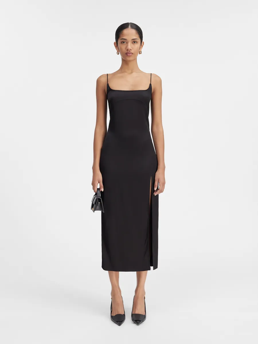 

Очаровательное платье с логотипом Ла-роб Нотте Jacquemus, черный