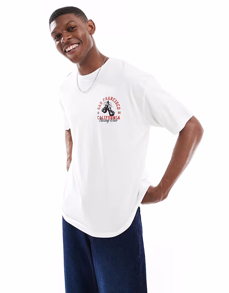 

Футболка свободного кроя ASOS DESIGN со спортивной графикой белого цвета