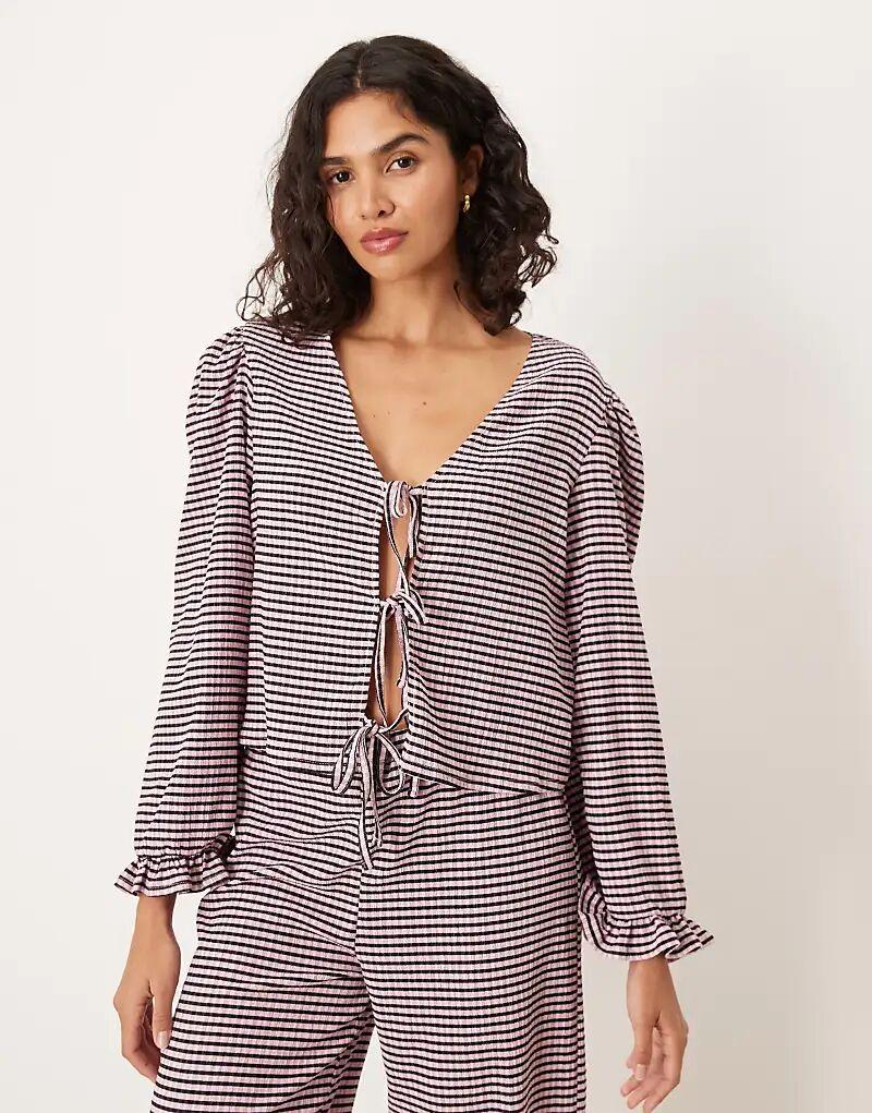 

Топ ASOS DESIGN с широкими рукавами и завязкой спереди в черно-розовую клетку