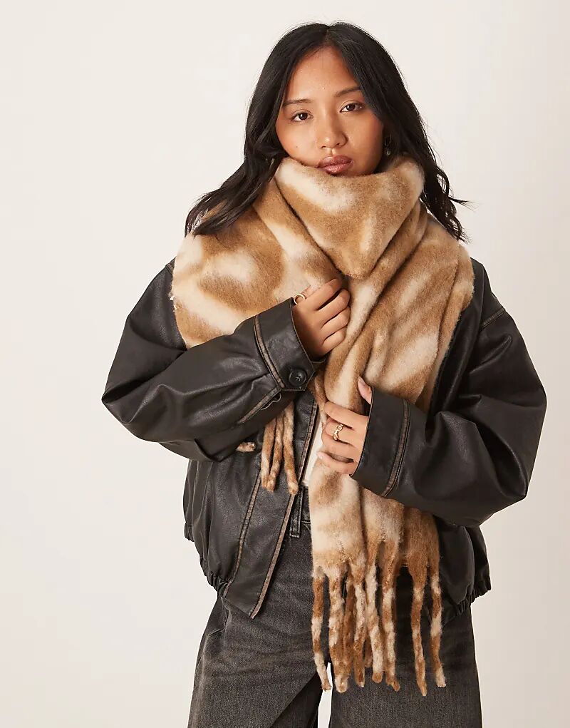 

Супер пушистый шарф с тигровым принтом в разноцветном цвете