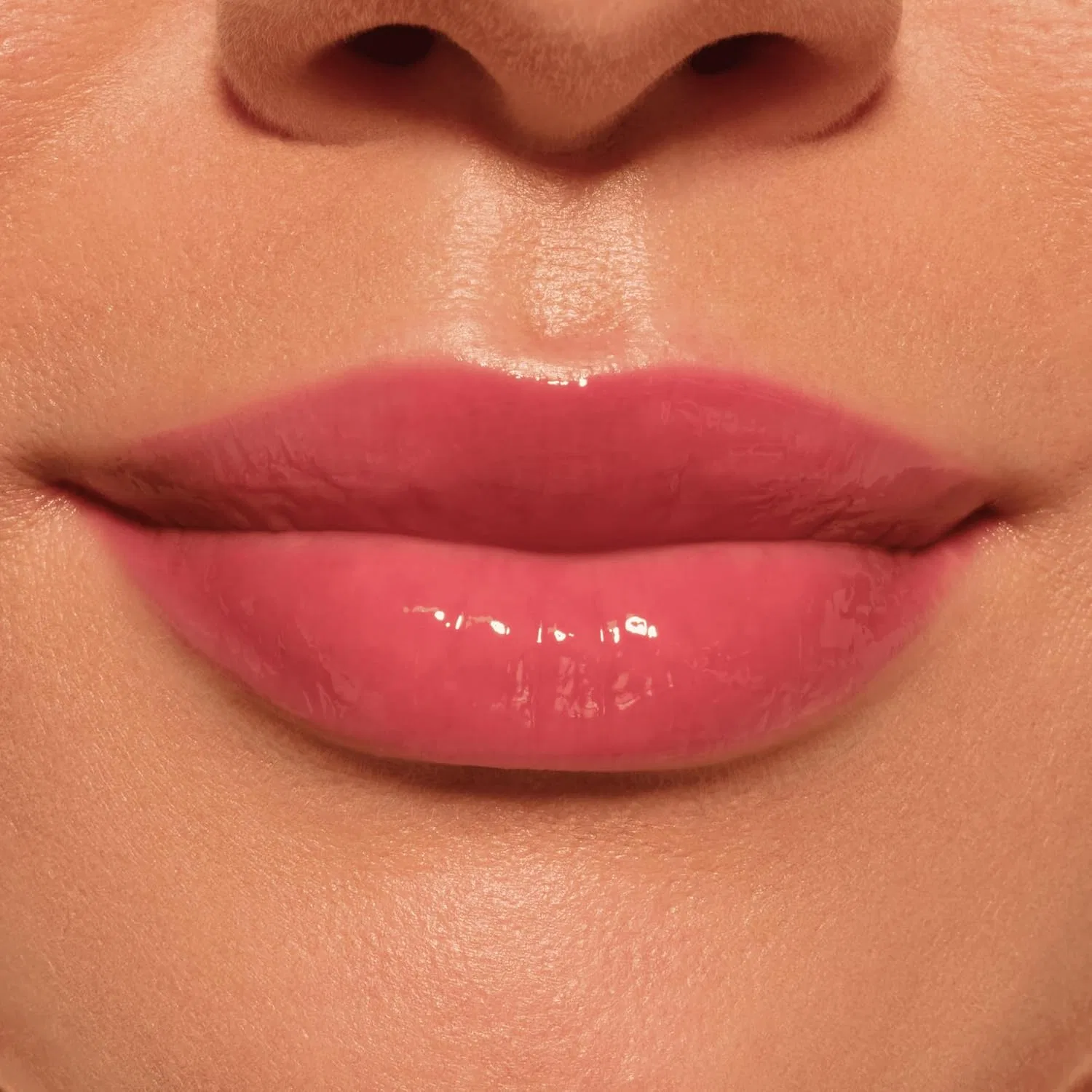 Блеск для губ «Plump It Up Lip Booster» №120 красный от Catrice Catrice, 120 Plump Dreams — фото 4