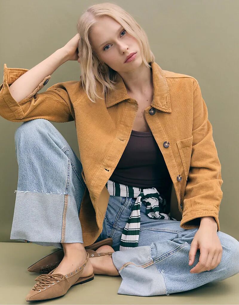 

Пиджак Stradivarius Regular Fit с карманами в цвете светло-верблюжьей шерсти