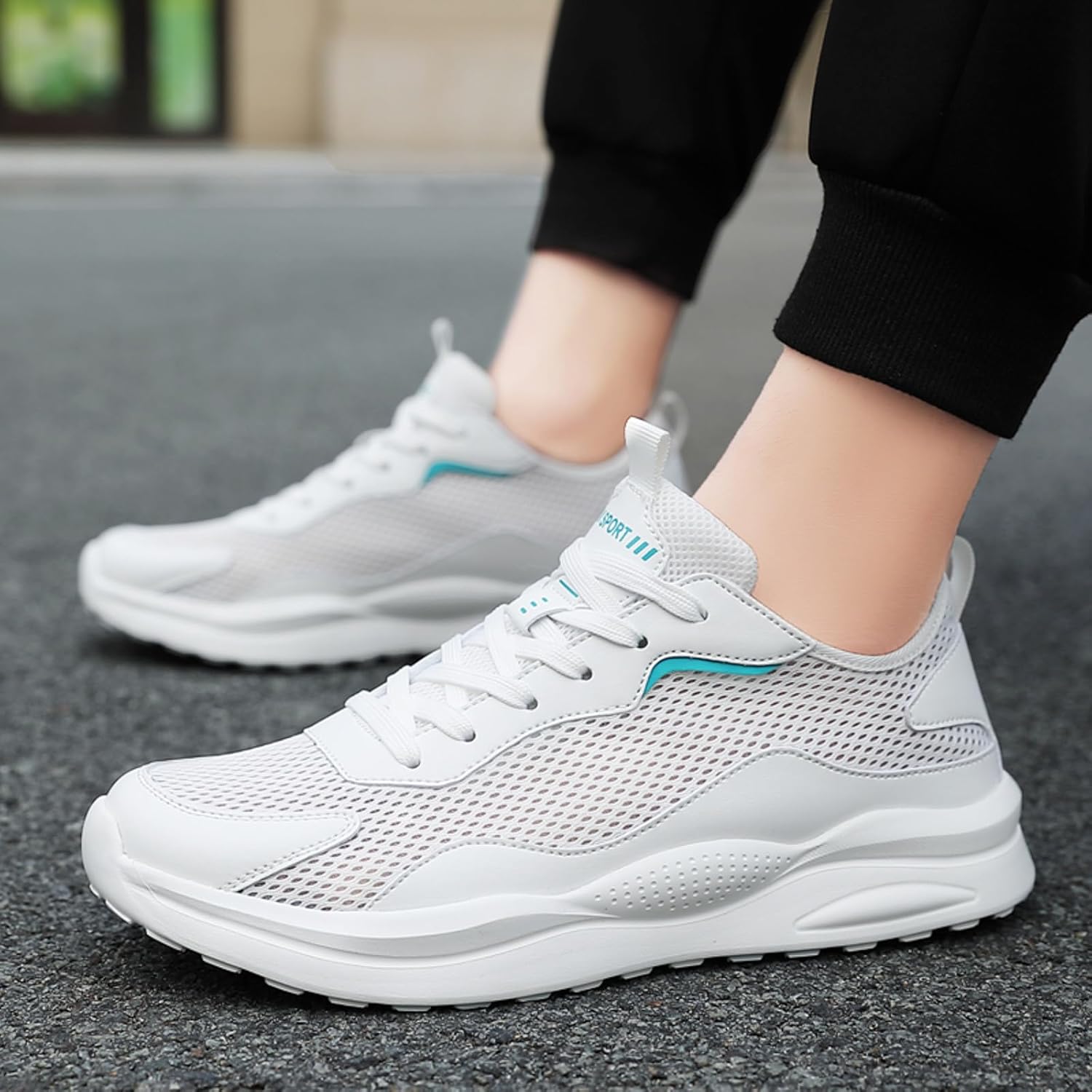 

Кроссовки Hbeylia для мужчин с превосходной амортизацией, модной шнуровкой, дышащие, для ходьбы, устойчивые к ударам, легкие, спортивные, для тенниса, кросс-тренинга, повседневные спортивные, для беговых дорожек, белый