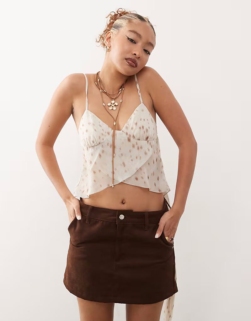 

Топ-карандаш с принтом Cojira цвета слоновой кости Motel