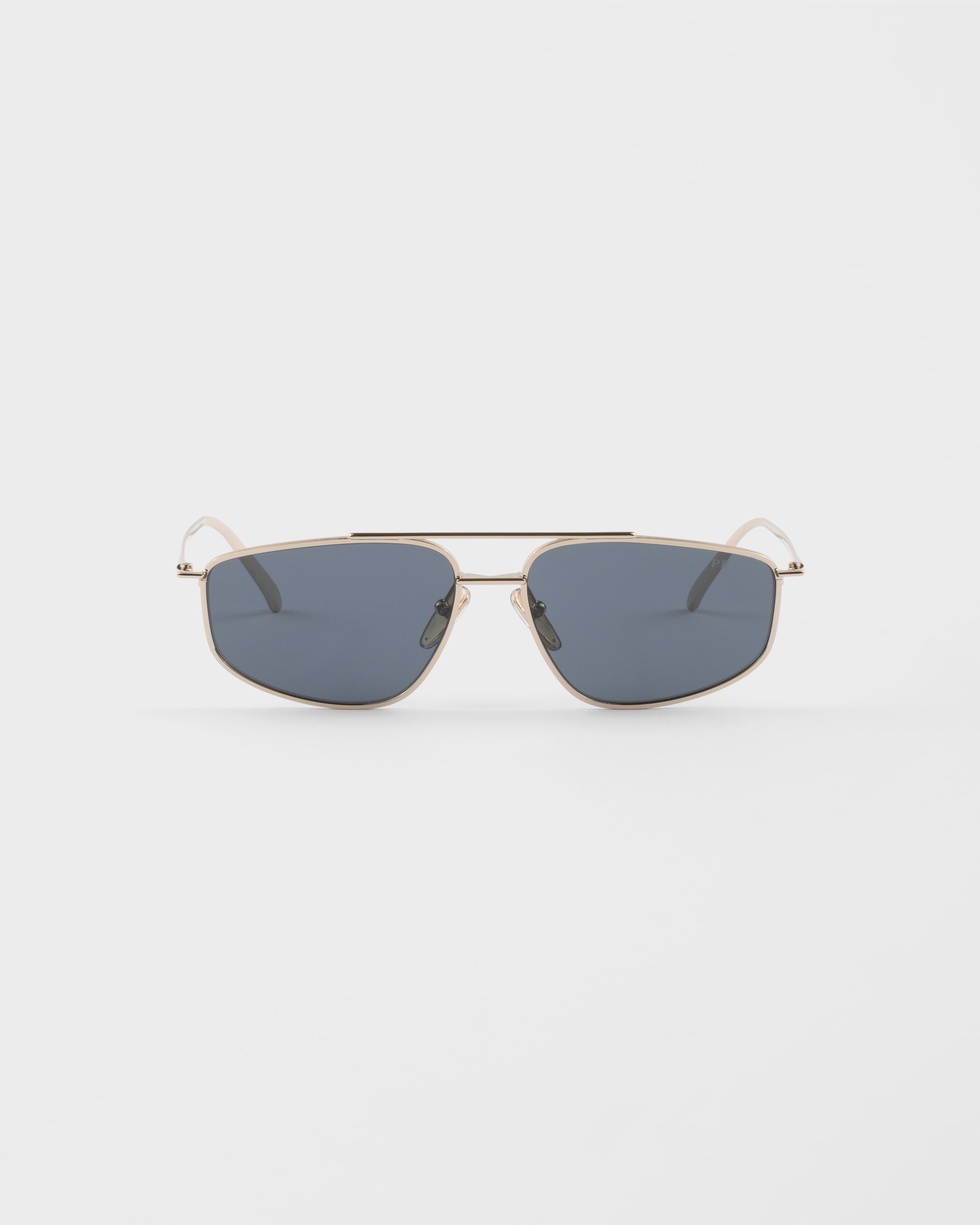 

Солнцезащитные очки из коллекции Prada Eyewear, голубой