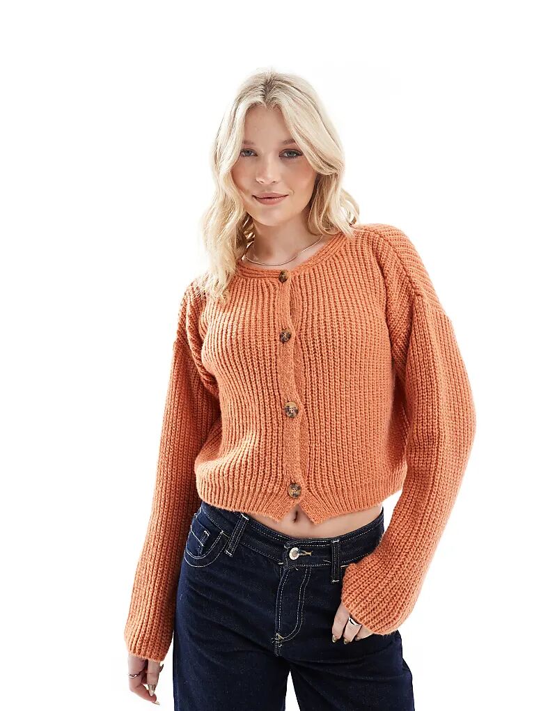 

Вязаный кардиган с круглым вырезом абрикосового цвета ASOS DESIGN