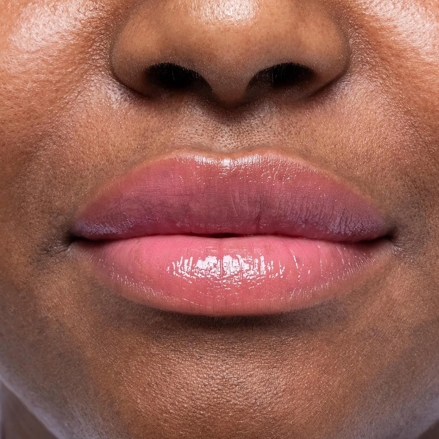 Тинтованный блеск для губ с SPF50 «Tinted Lipgloss Rose» от TRANSPARENT LAB Transparent Lab — фото 3