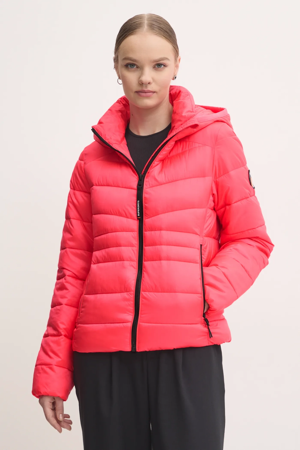 

Куртка Superdry, розовый