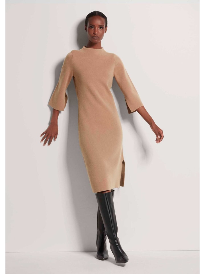 

MADELEINE Платье из кашемира с короткими рукавами, средней длины, карамельного цвета