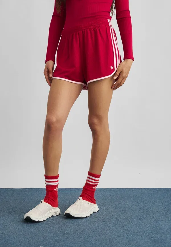 Шорты Adidas Originals, командно-красный/теплый ванильный