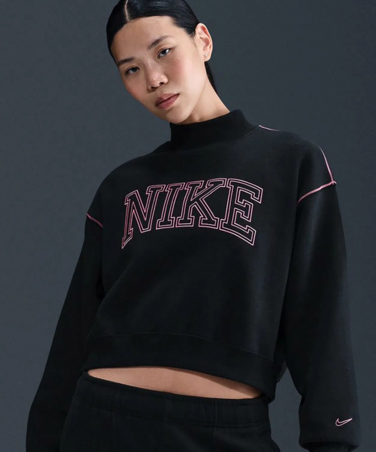 Свитшот женский Nike Sportswear Phoenix Fleece с логотипом, чёрный