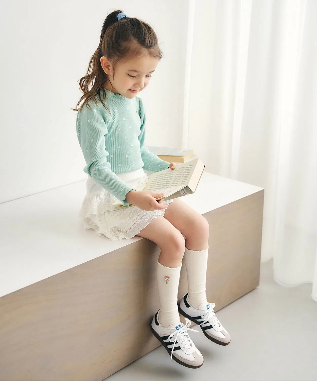 Носки высокие с одним цветком, Apres Les Cours, детские, темно-синие — фото 2