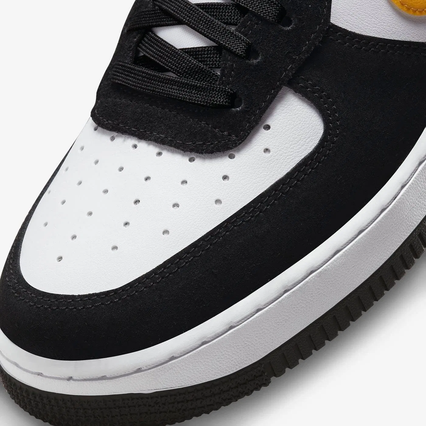Мужские баскетбольные кроссовки Nike Air Force 1 '07 LV8, Black Dark Sulphur — фото 4
