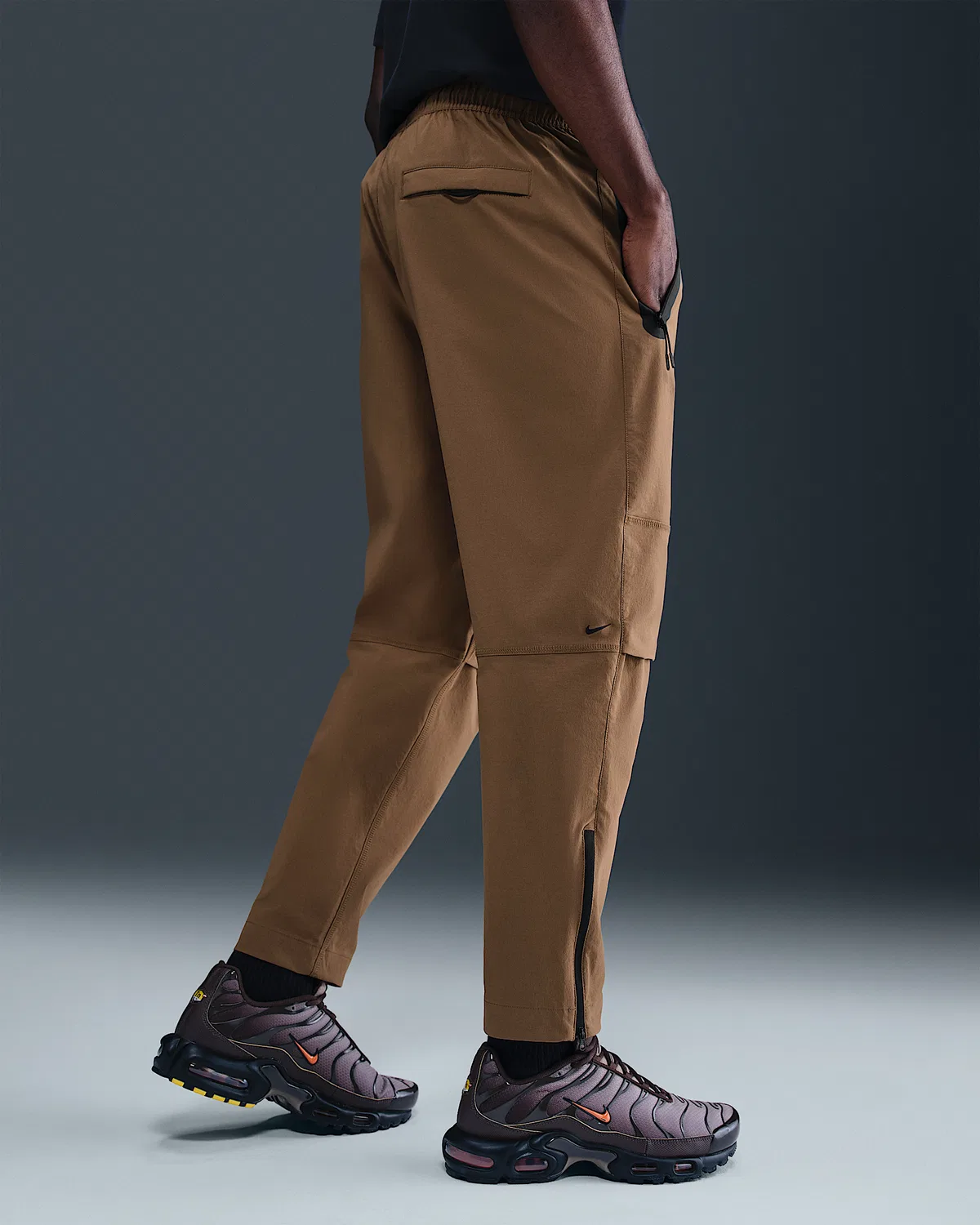 Мужские тканые штаны Nike Tech, Mosswood Brown/Black — фото 3