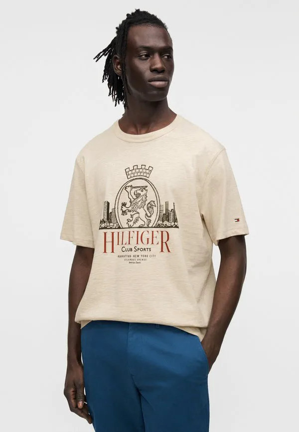 Футболка с текстурированным логотипом и эмблемой heritage. Tommy Hilfiger, Heathered Oatmilk — фото 4