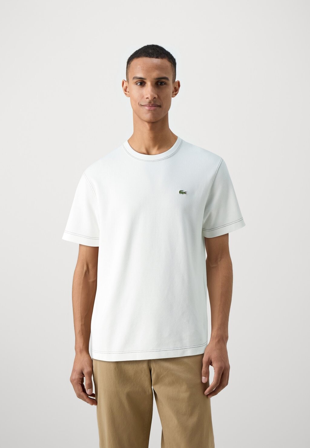 

Базовая футболка Lacoste, кремовый