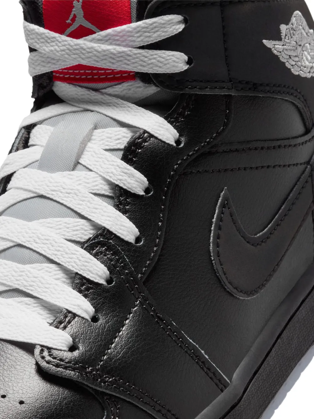 Кроссовки Jordan 1 Mid SE «Black/Metallic Reimagined», черный — фото 2
