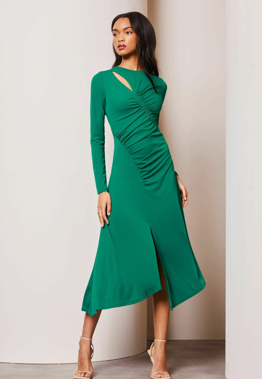 

Повседневное платье CUTOUT RUCHED MIDI Lipsy, зеленый