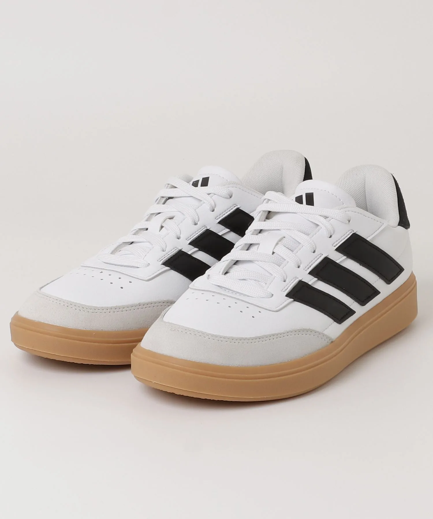 Мужские кроссовки из синтетической кожи adidas Courtblock бело-черные
