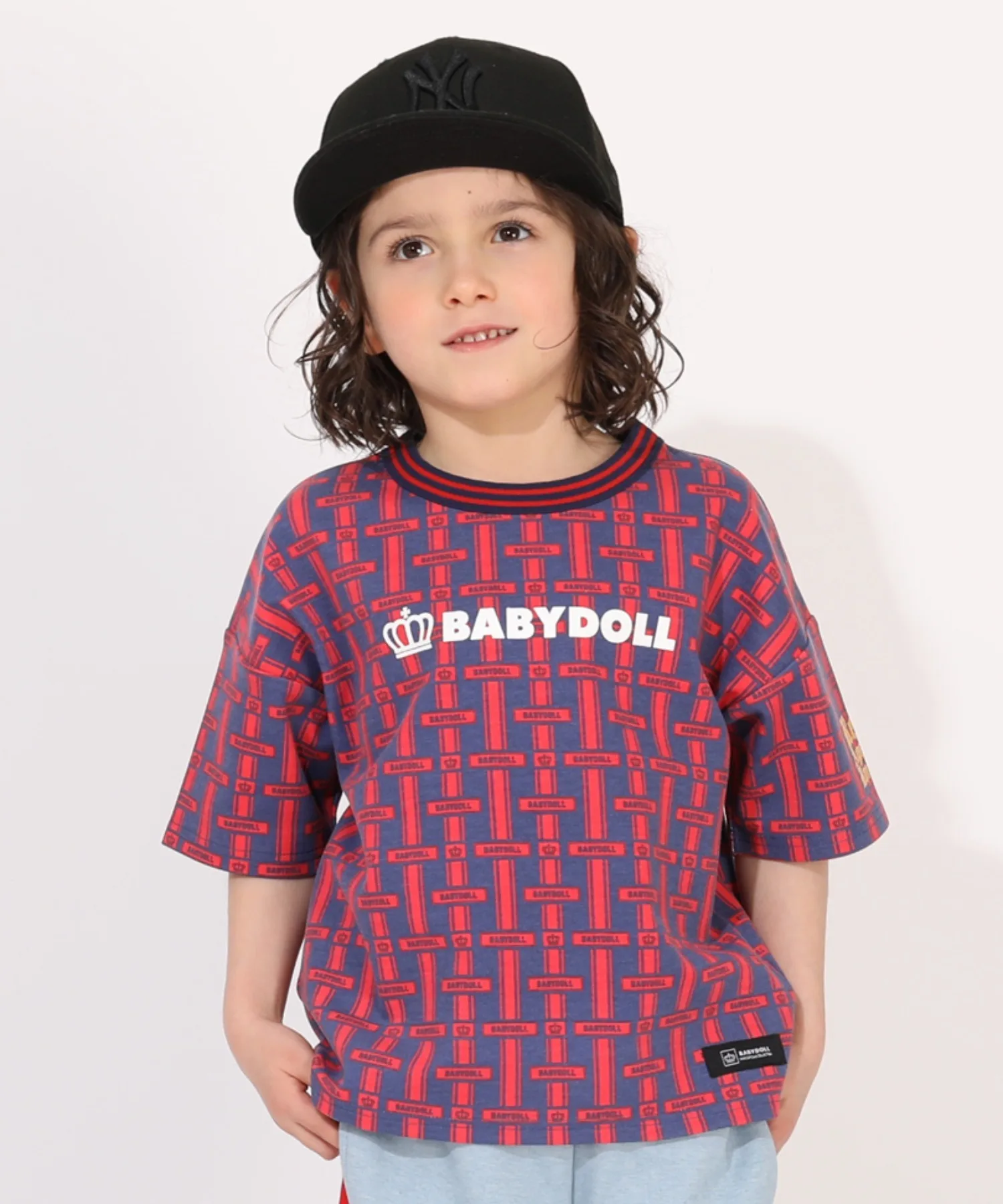 Детская футболка с монограммой BABYDOLL красная