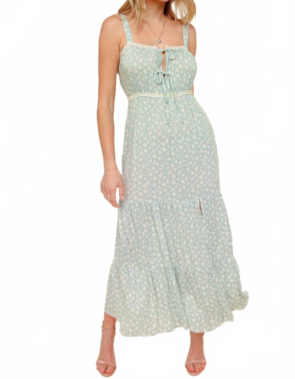 

Светло-голубое макси-платье с цветочным принтом KORI