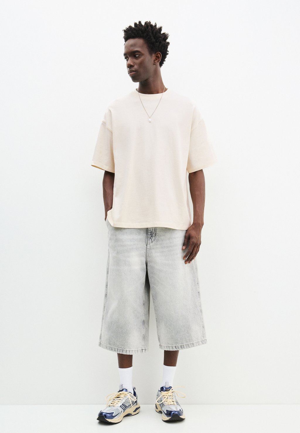 

Базовая футболка SHORT SLEEVE PULL&BEAR, белый