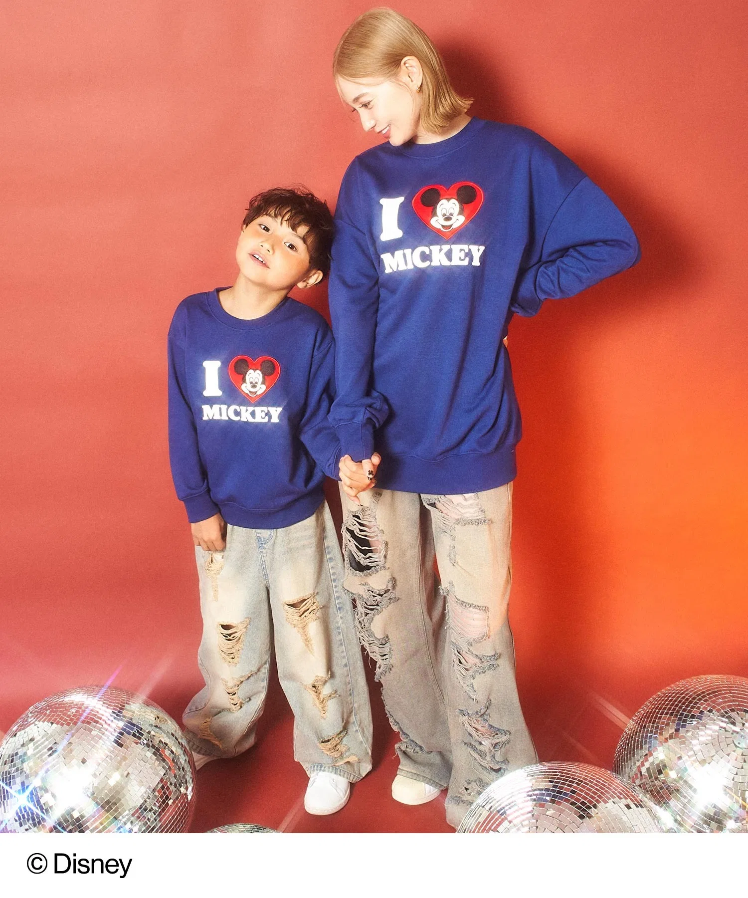【Disney】＜Микки и Минни＞ ANAP KIDS I LOVE Дизайн: объемная толстовка-пуловер 【Комплект для родителей и детей】 — фото 3
