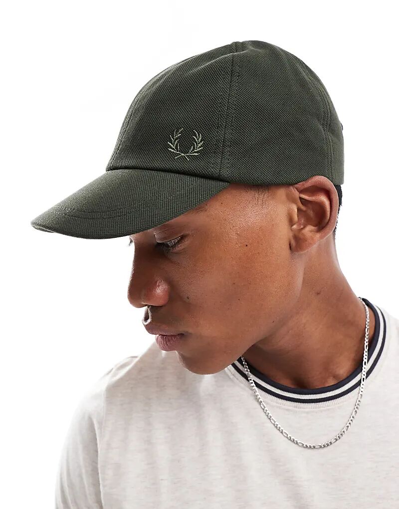 

Fred Perry – Классическая бейсболка из пике зеленого цвета