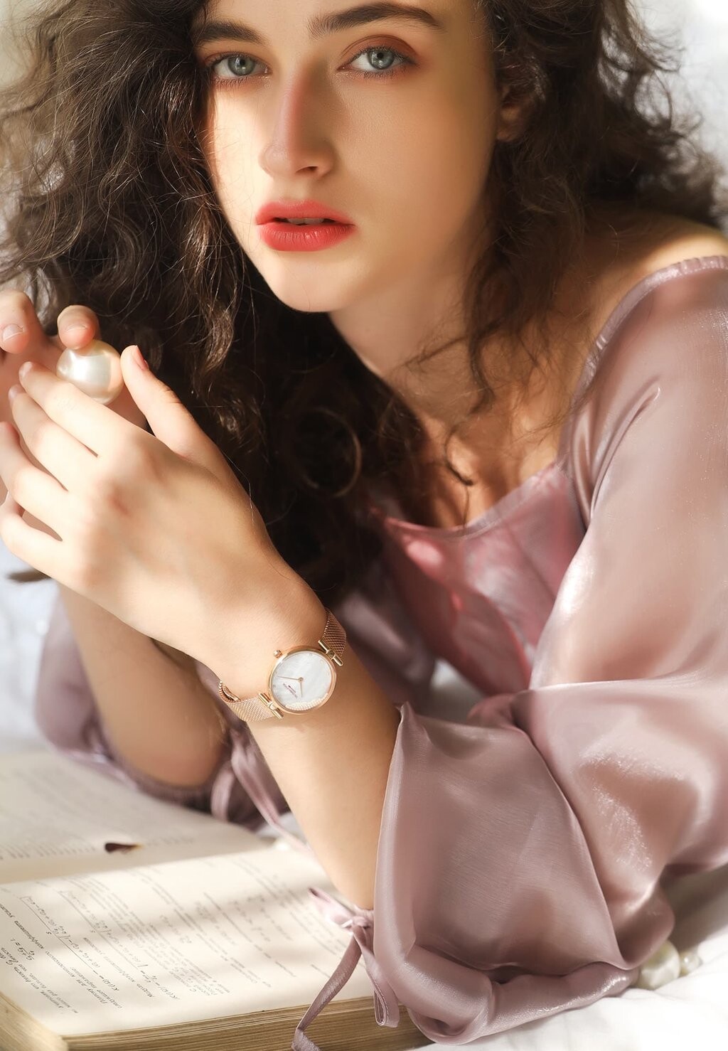 

Часы Victoria Hyde