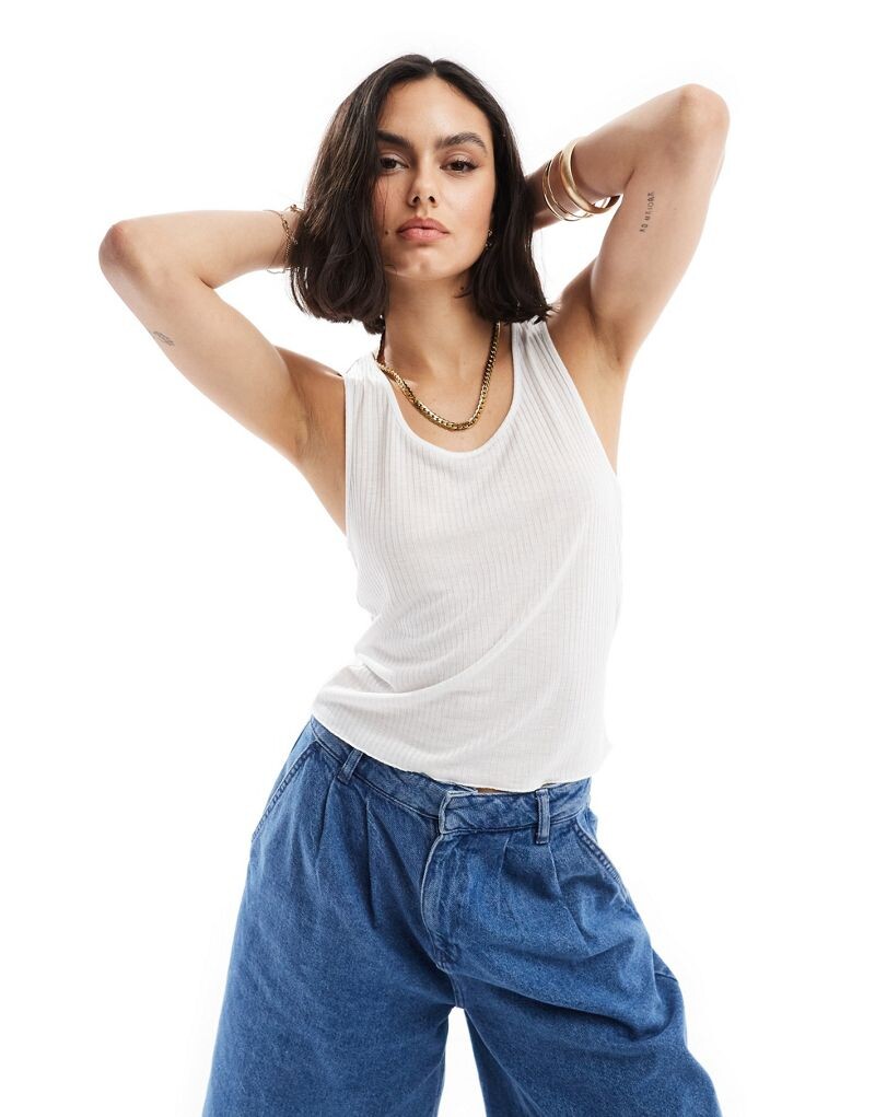 

Белая прозрачная майка в рубчик ASOS DESIGN