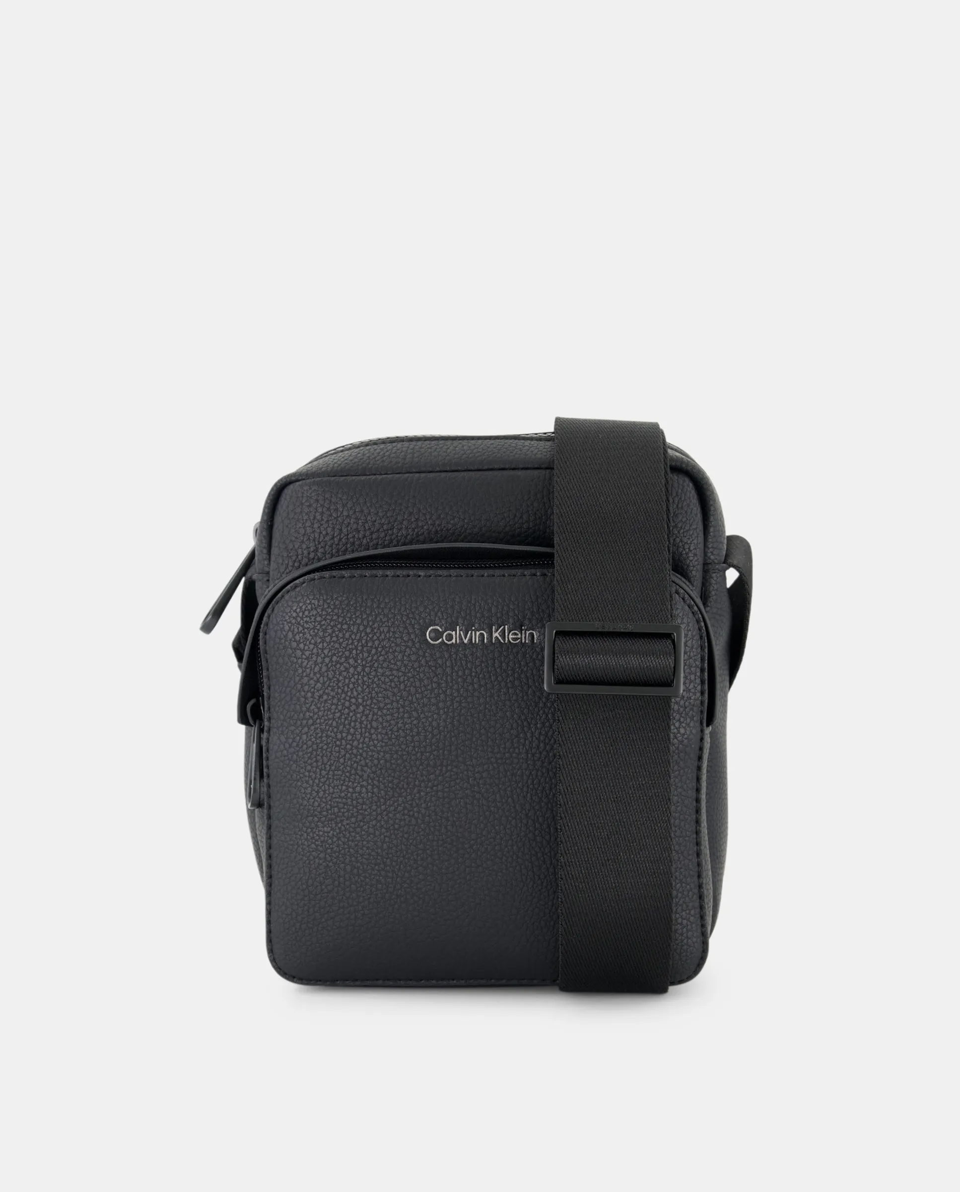 

Сумка через плечо с мужской текстурой с карманом и передним логотипом Calvin Klein, черный