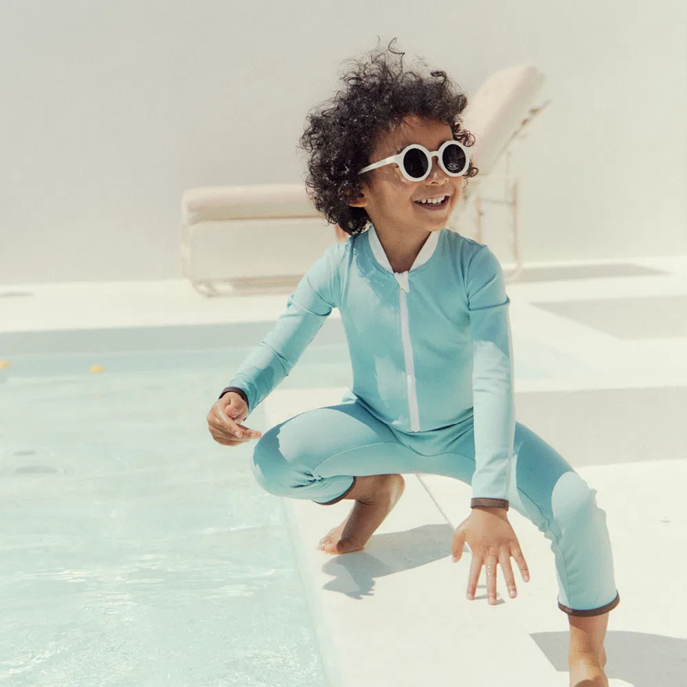 Детский комплект рашгарда Color Block Swim кремово-мятного цвета от Doudounsomn — фото 2