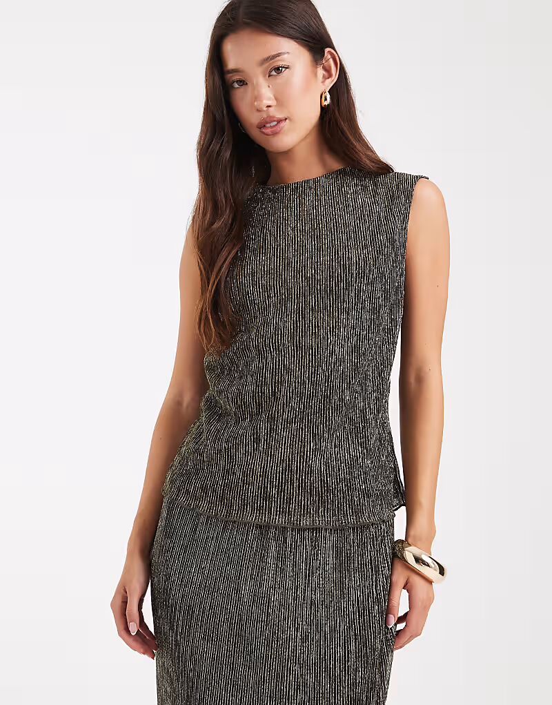 

Топ без рукавов с металлическим плиссированным узором, золотистого цвета French Connection