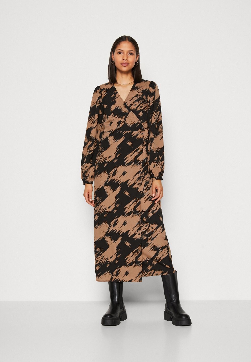 

Летнее платье Vijulietta Midi Wrap Dress VILA, цвет black/beige