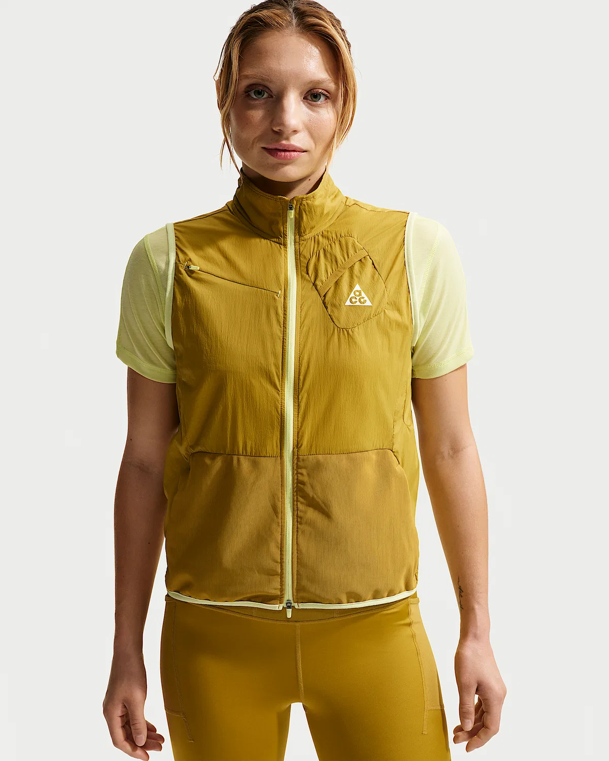 Женский трейл-раннинговый жилет Nike ACG, Peat Moss/Light Liquid Lime/Photon Dust/Summit White